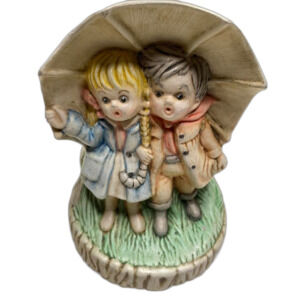 FUJI Windup Musical Figurine Ceramic Girl & Boy Under Umbrella Vintage